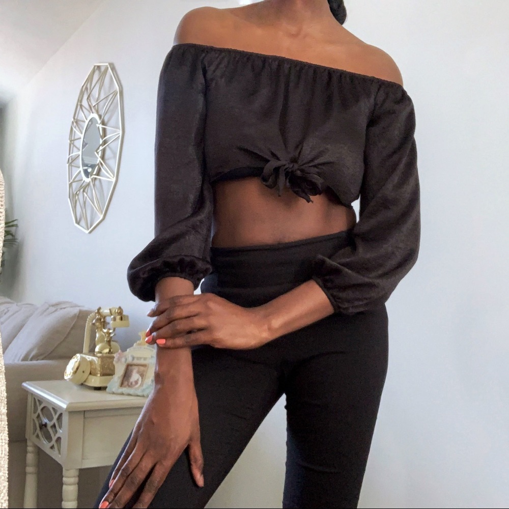 LANI CALIFORNIA Crop top with front tie